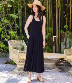 Sleeveless Flare Midi Dress