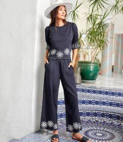 3/4 Sleeve Embroidered Scallop Top -Karen Kane Store 2C236A61 FB0F 4E57 8EEB 9161667C6D3C