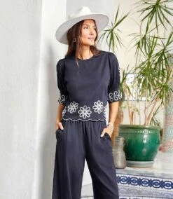 3/4 Sleeve Embroidered Scallop Top -Karen Kane Store 2L70250 BLC KK 2025 Summer 00 1