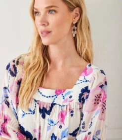 Contrast Square Neck Top -Karen Kane Store 423F0D39 F155 417A 8383 0482A27A8437