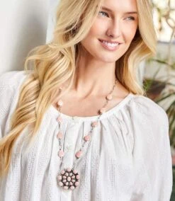 Pink Conch Necklace And Earrings Set -Karen Kane Store 744310FF 5B43 40C2 AC75 4D446685C478